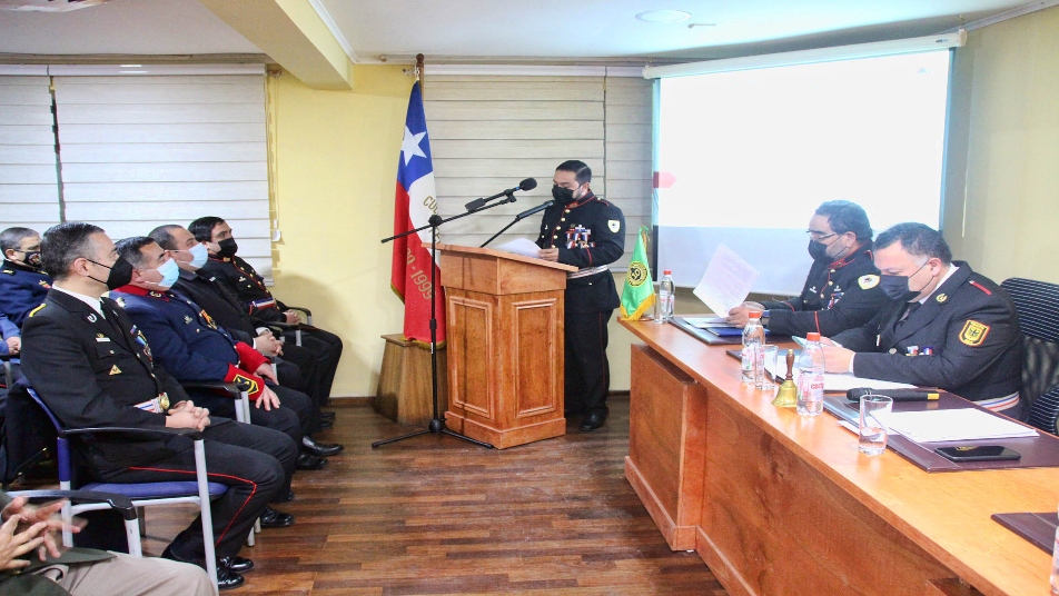 Décima Compañía de Bomberos de Temuco presentó nuevos cascos y equipos en su 25º aniversario